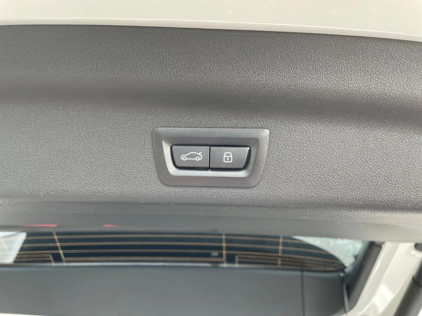 X1 sDrive18i AHK Lenkradhzg adap LED Widescreen