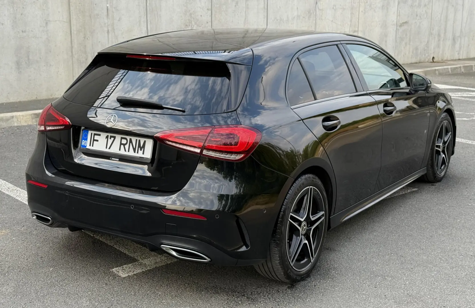 Mercedes-Benz A 180 7G-DCT AMG Line