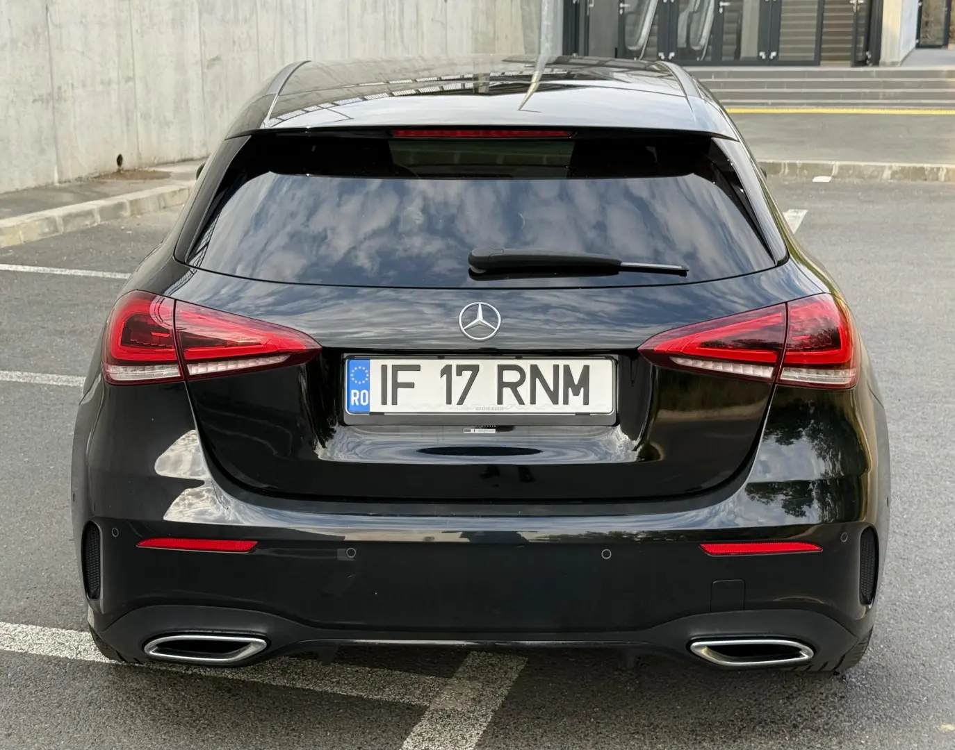 Mercedes-Benz A 180 7G-DCT AMG Line
