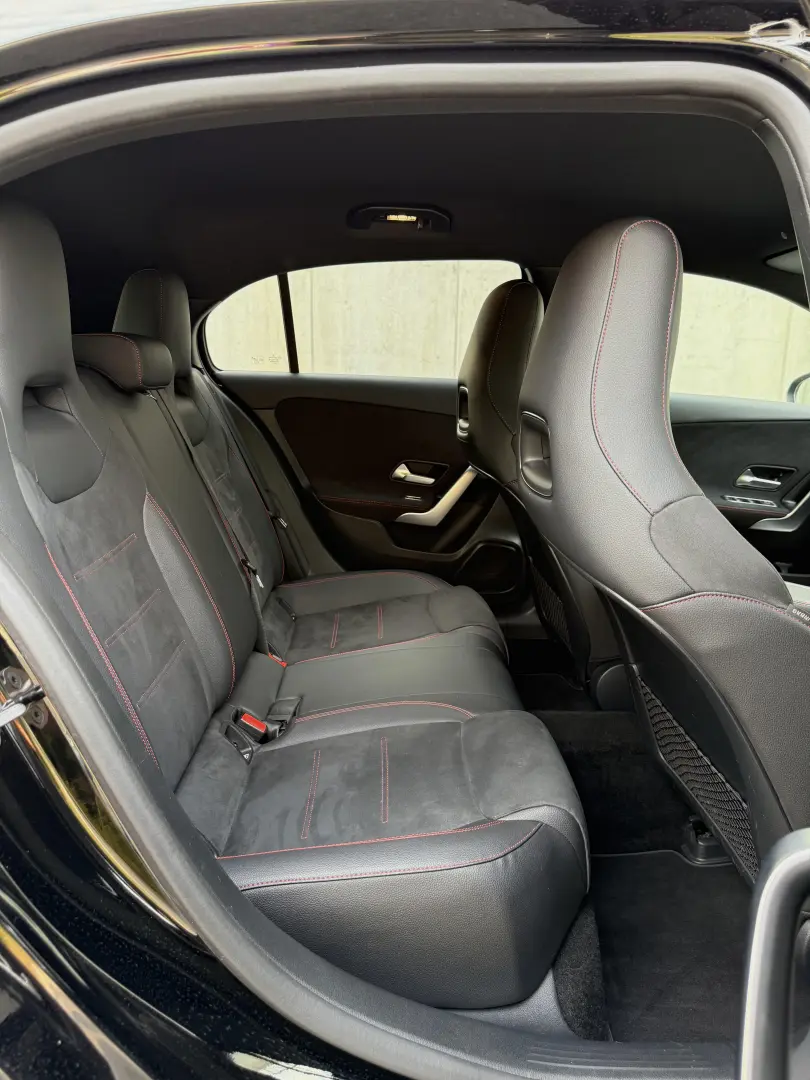 Mercedes-Benz A 180 7G-DCT AMG Line