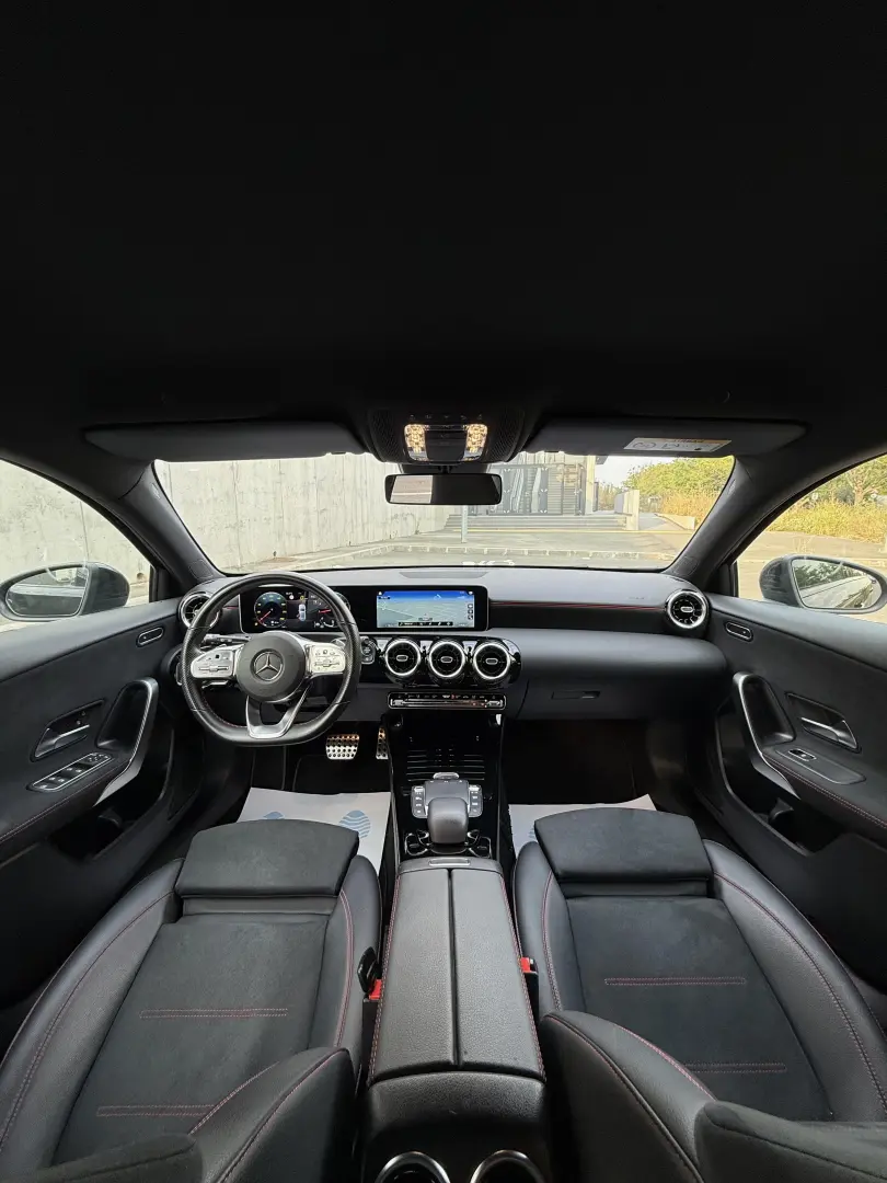 Mercedes-Benz A 180 7G-DCT AMG Line