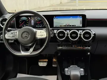 Mercedes-Benz A 180 7G-DCT AMG Line