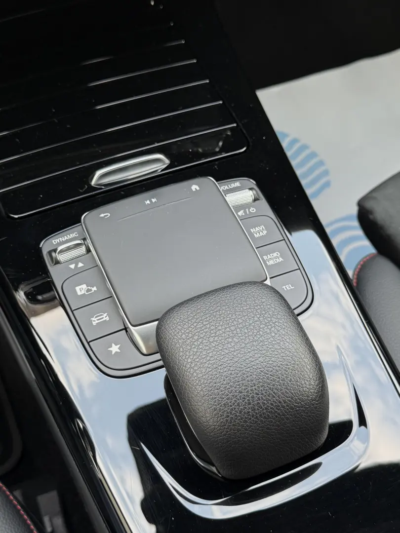 Mercedes-Benz A 180 7G-DCT AMG Line