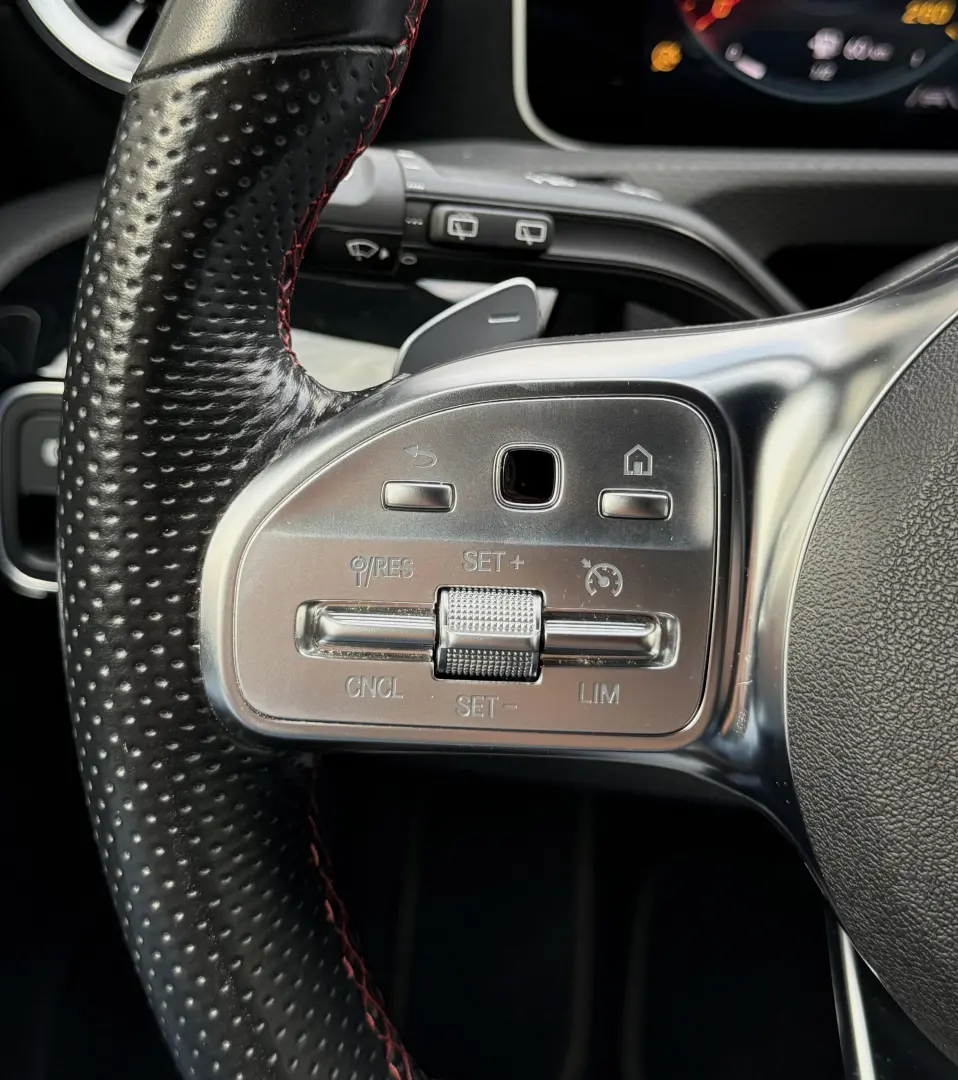 Mercedes-Benz A 180 7G-DCT AMG Line