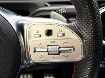 Mercedes-Benz A 180 7G-DCT AMG Line