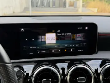 Mercedes-Benz A 180 7G-DCT AMG Line