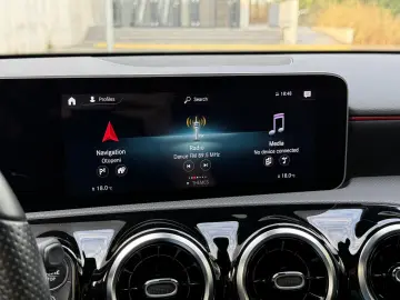 Mercedes-Benz A 180 7G-DCT AMG Line