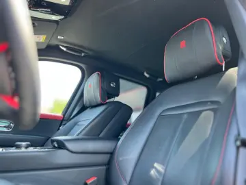 Rolls-Royce Cullinan Black Badge Mansory Red