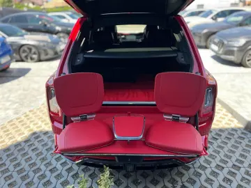 Rolls-Royce Cullinan Black Badge Mansory Red