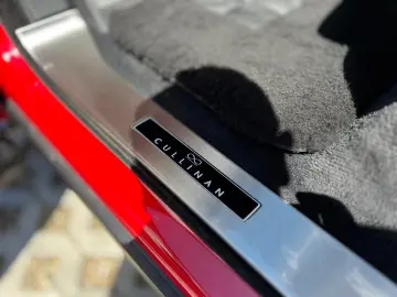 Rolls-Royce Cullinan Black Badge Mansory Red