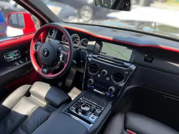 Rolls-Royce Cullinan Black Badge Mansory Red
