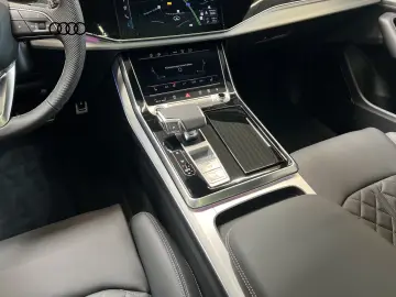Audi Q8 50 TDI quattro S line Black B&O