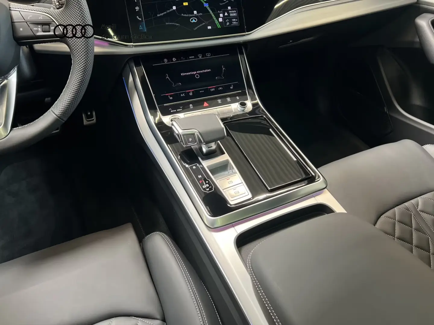 Audi Q8 50 TDI quattro S line Black B&O