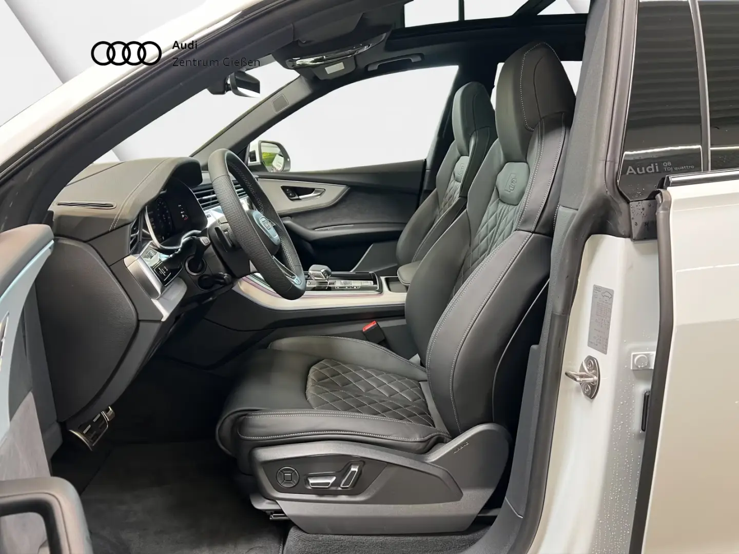 Audi Q8 50 TDI quattro S line Black B&O