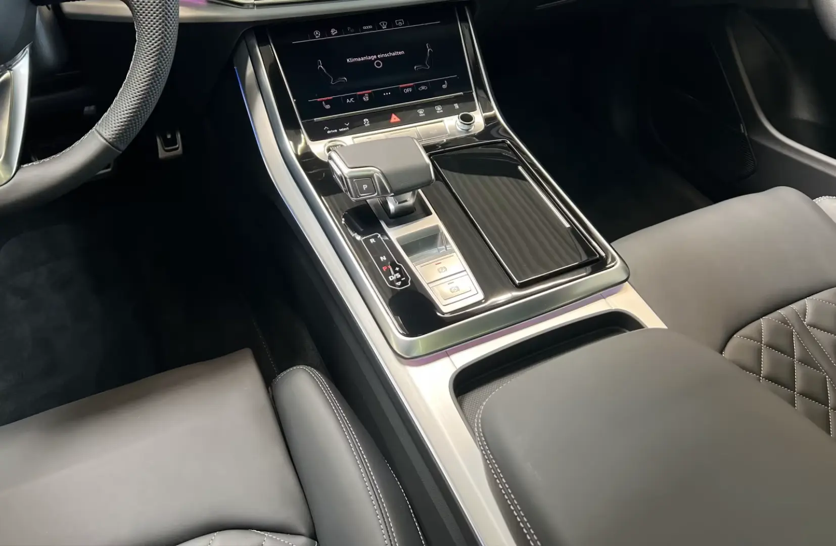Audi Q8 50 TDI quattro S line Black B&O