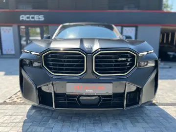 BMW XM 2023 Plug in Benzina