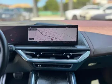 BMW XM 2023 Plug in Benzina
