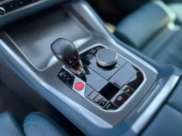 BMW XM 2023 Plug in Benzina
