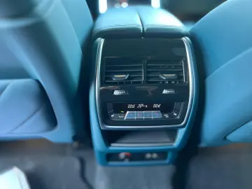 BMW XM 2023 Plug in Benzina