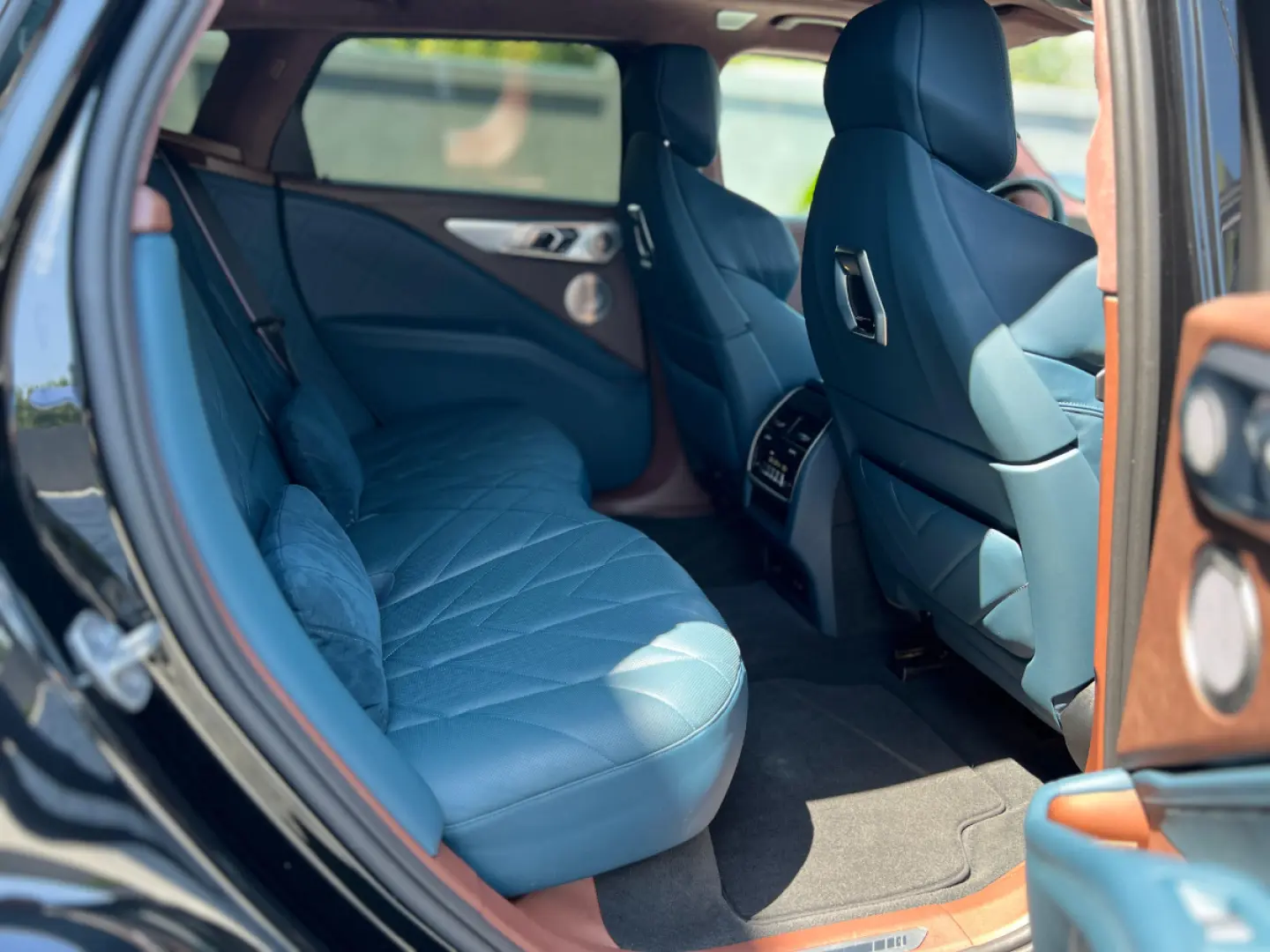 BMW XM 2023 Plug in Benzina