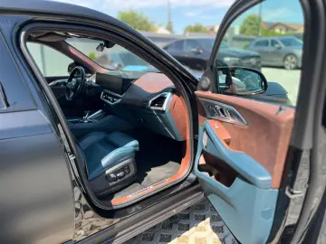 BMW XM 2023 Plug in Benzina