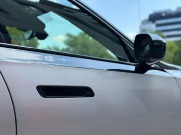 BMW 750e Plug-in Hybrid xDrive