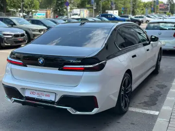 BMW 750e Plug-in Hybrid xDrive