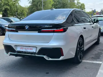 BMW 750e Plug-in Hybrid xDrive