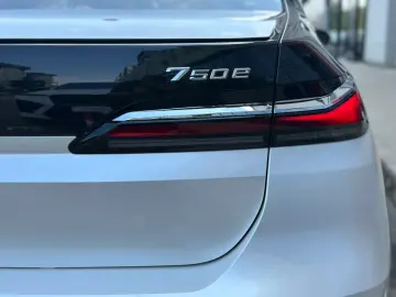 BMW 750e Plug-in Hybrid xDrive