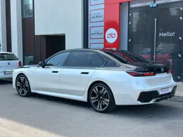 BMW 750e Plug-in Hybrid xDrive