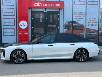 BMW 750e Plug-in Hybrid xDrive
