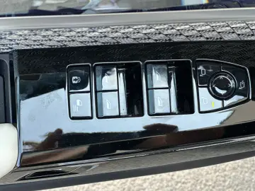 BMW 750e Plug-in Hybrid xDrive