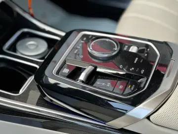BMW 750e Plug-in Hybrid xDrive