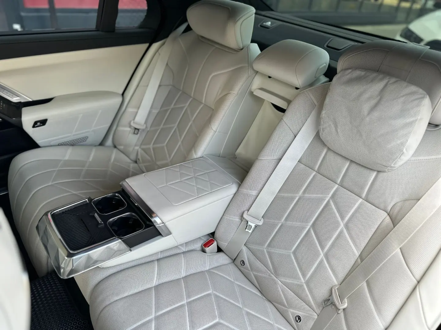 BMW 750e Plug-in Hybrid xDrive