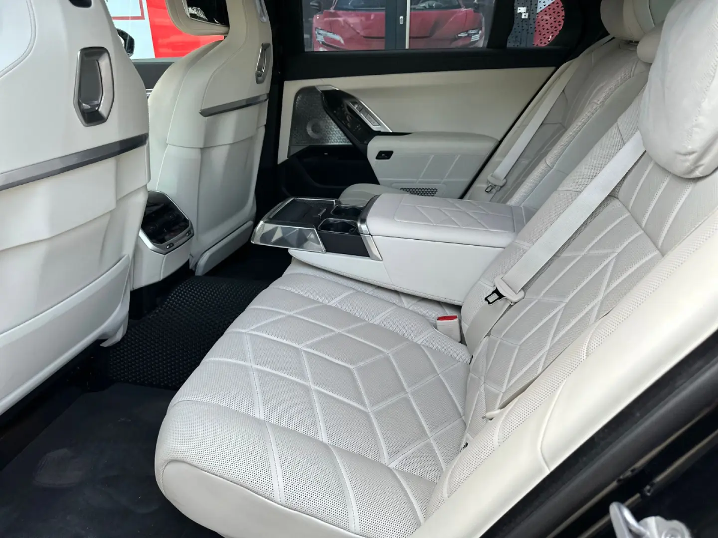 BMW 750e Plug-in Hybrid xDrive