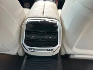 BMW 750e Plug-in Hybrid xDrive