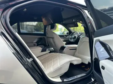 BMW 750e Plug-in Hybrid xDrive