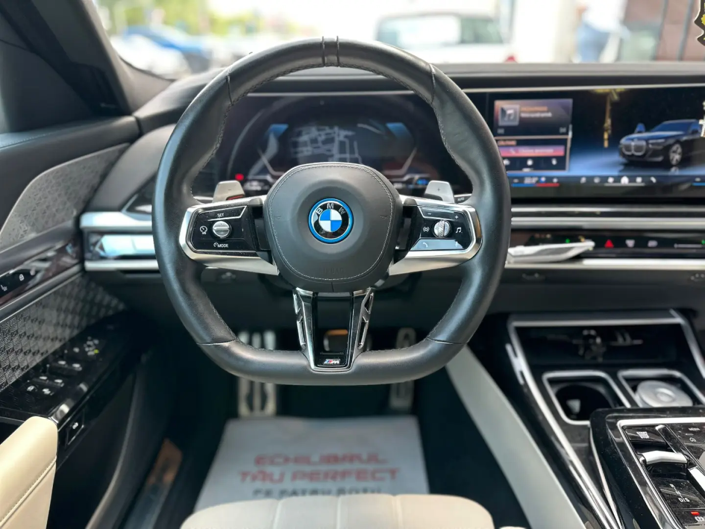 BMW 750e Plug-in Hybrid xDrive