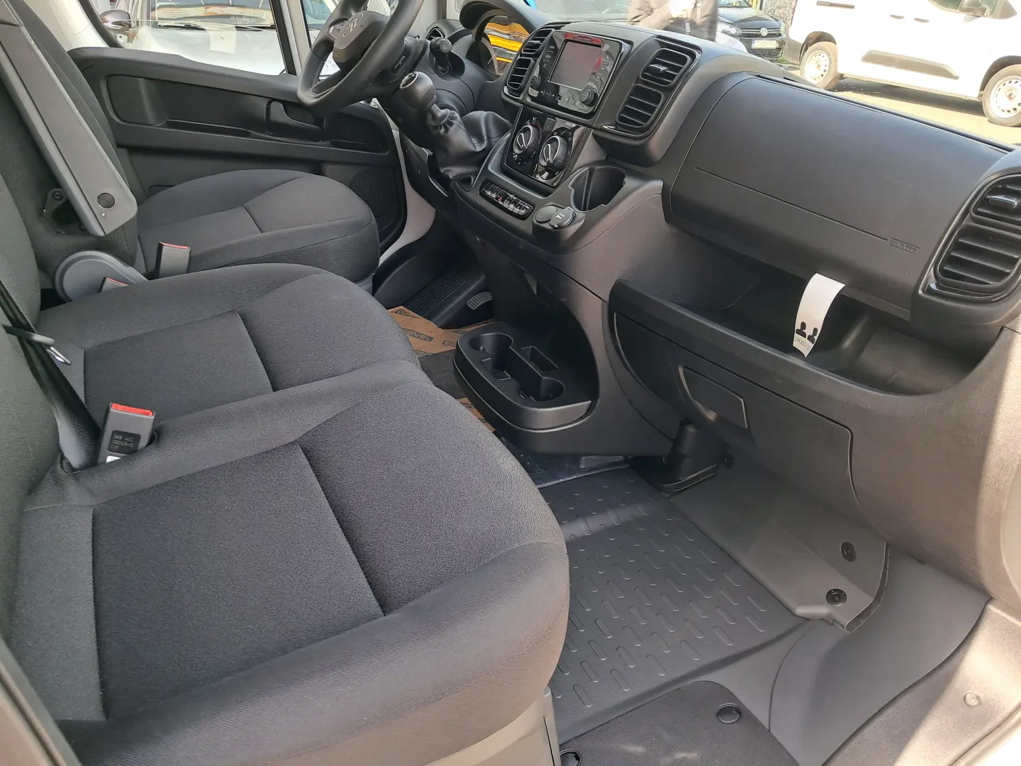 PEUGEOT BOXER Furgon L4H3 17 mc 2.2 diesel 140 CP