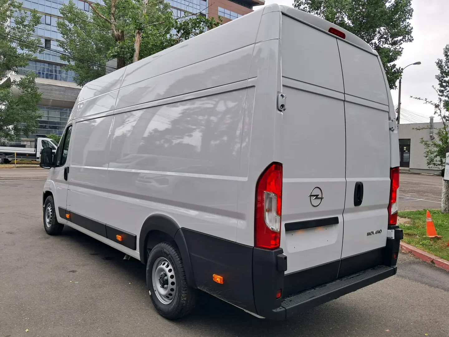 PEUGEOT BOXER Furgon L4H3 17 mc 2.2 diesel 140 CP