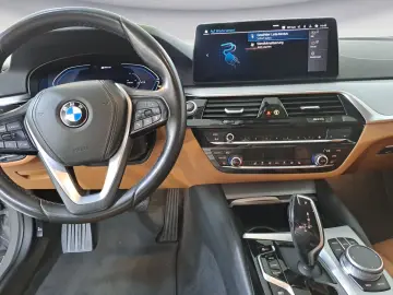 530e xDrive Aut. Klimaaut. Head-Up Sportsitze