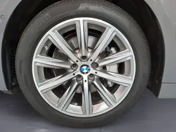 530e xDrive Aut. Klimaaut. Head-Up Sportsitze