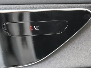 GLC 300 e 4M Coupé AMG-Sport/LED/Cam/Pano/Night