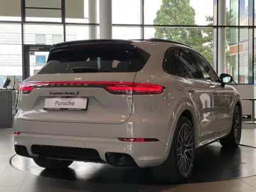 Cayenne Turbo SE SportDesign Sbel Carbon ACC AHK