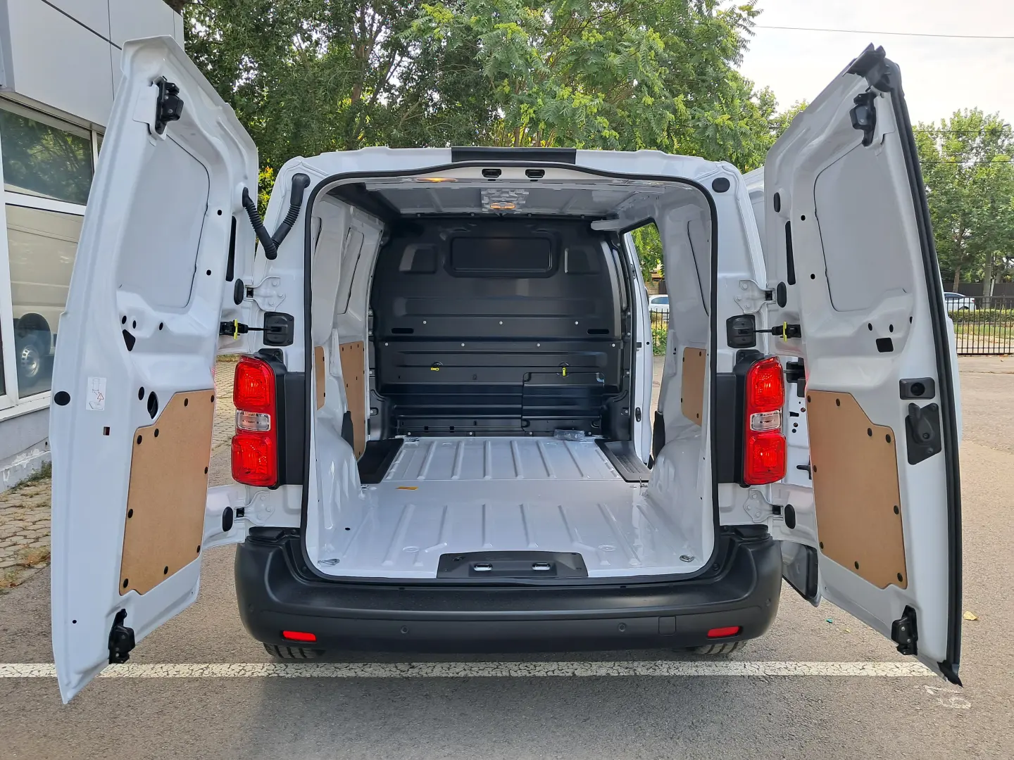 PEUGEOT EXPERT VU L2 1.5 diesel 120 CP