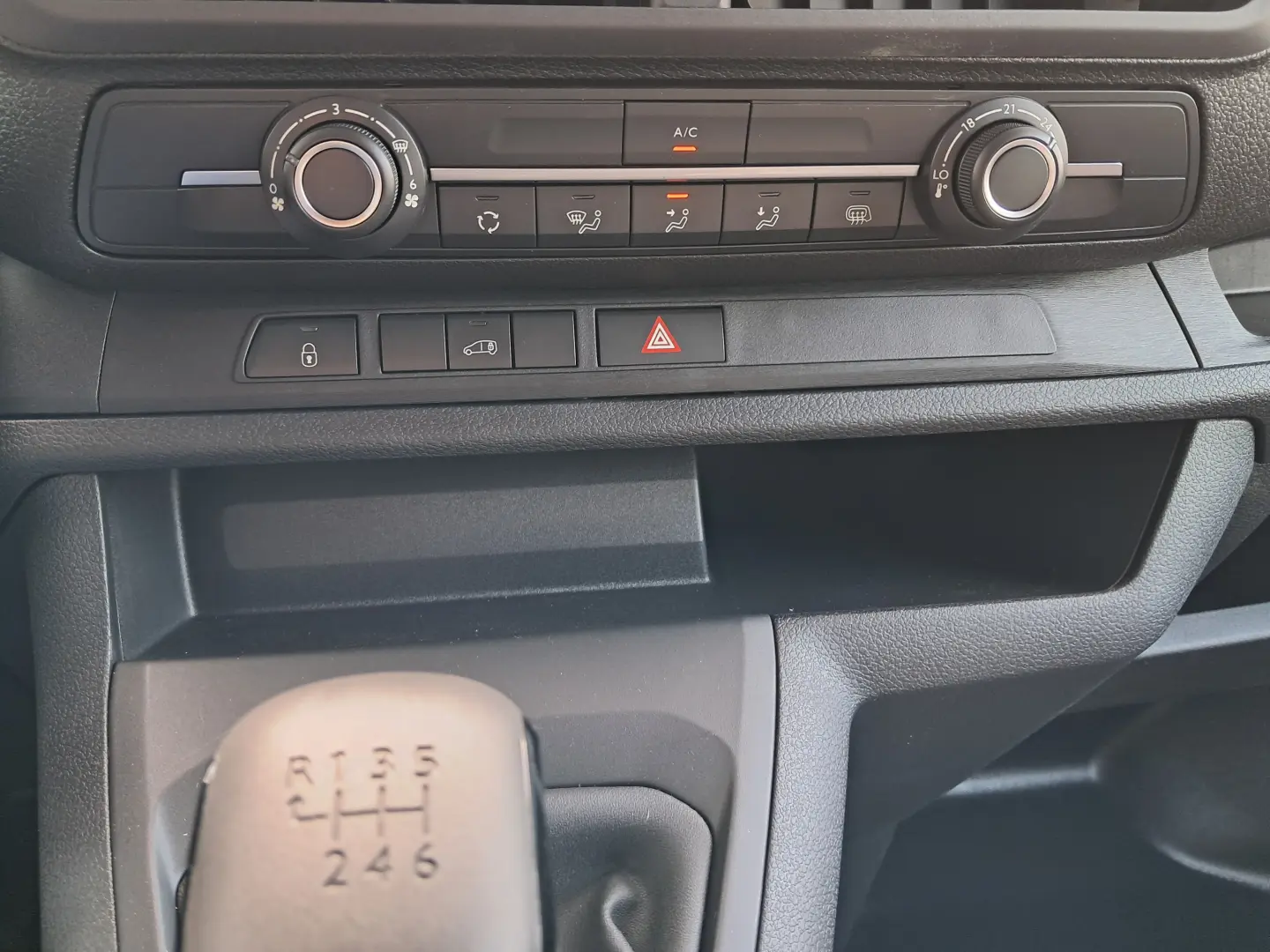 PEUGEOT EXPERT VU L2 1.5 diesel 120 CP