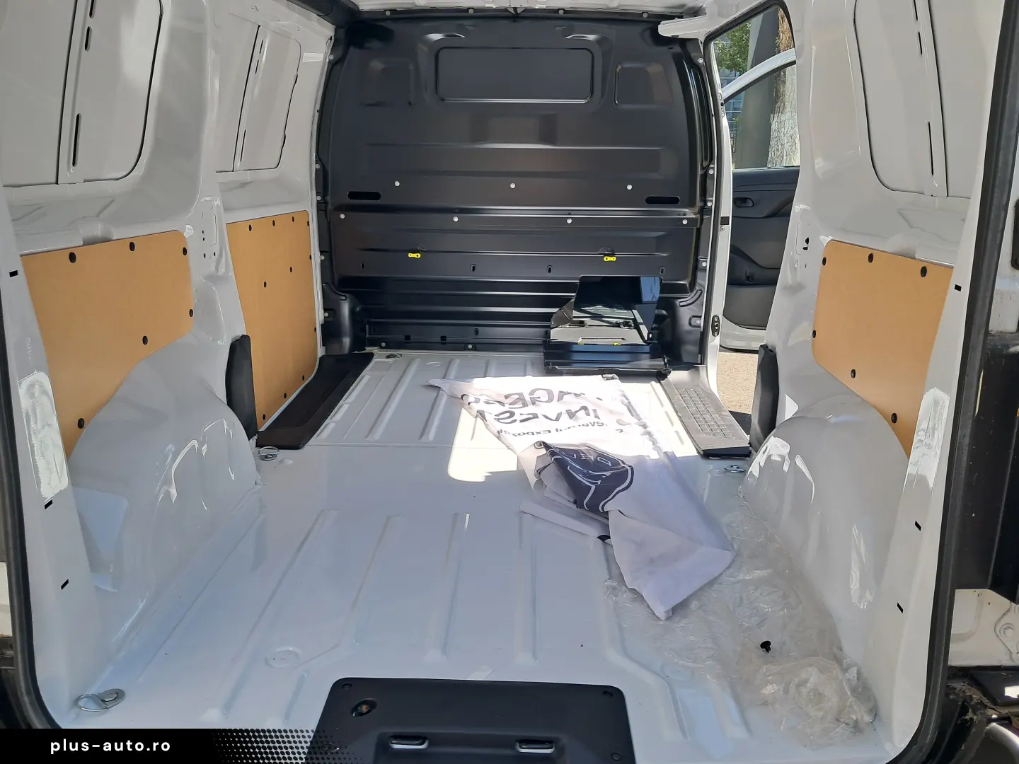 PEUGEOT EXPERT VU L2 1.5 diesel 120 CP