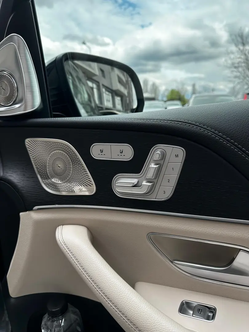 Mercedes Benz GLE 400d_Pano_Burmaister_HUD_Massage