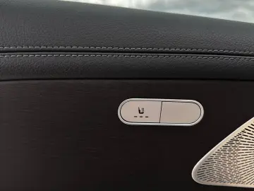 Mercedes Benz GLE 400d_Pano_Burmaister_HUD_Massage