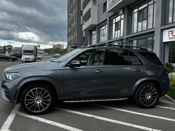 Mercedes Benz GLE 400d_Pano_Burmaister_HUD_Massage